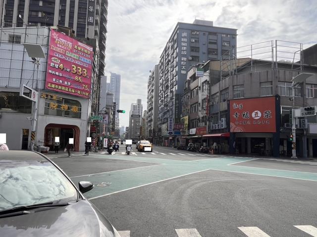 高雄新興區透天-8