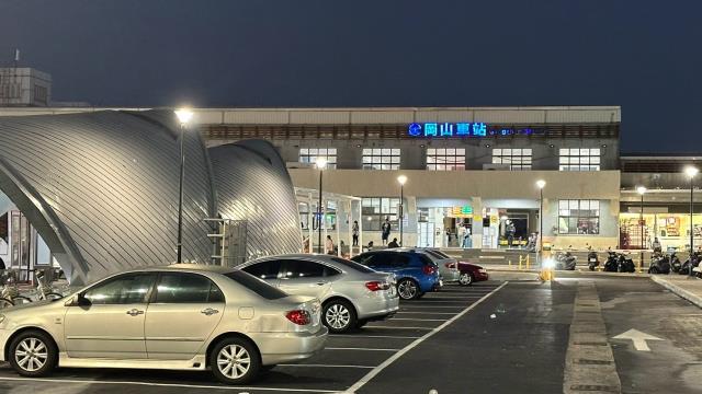 高雄岡山法拍大樓-10