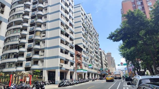 桃園蘆竹法拍大樓-2