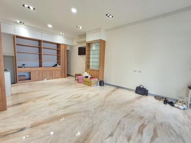 台中西區透天-1