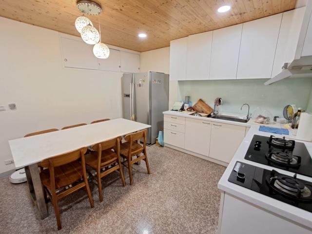 台中西區透天-4