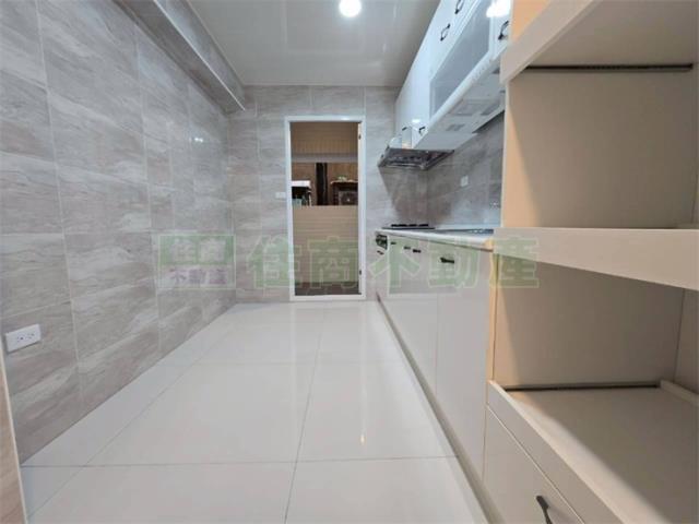 高雄新興區大樓-9