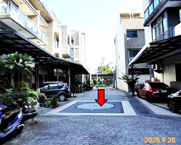 東區拍賣透天-8