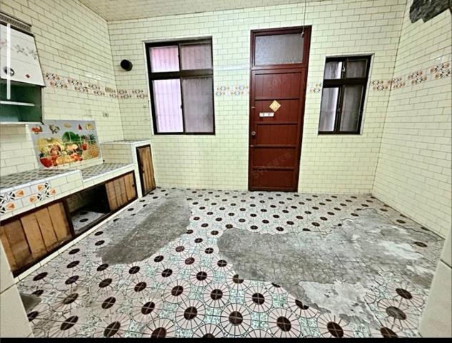 中壢龍岡圓環活巷透天