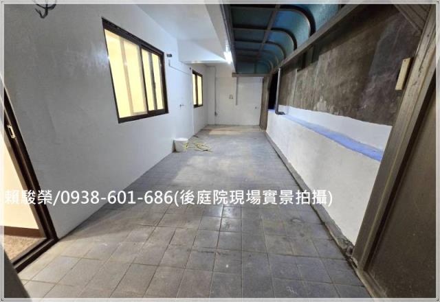 中壢體育園區一樓電梯