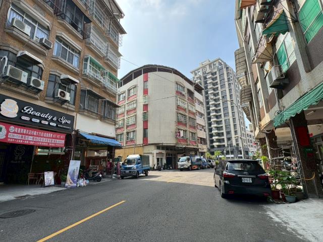 高雄苓雅法拍公寓-5