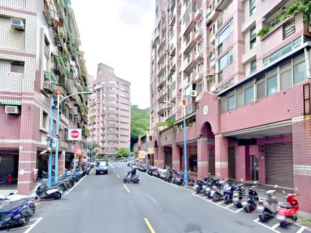 新北五股法拍大樓-4