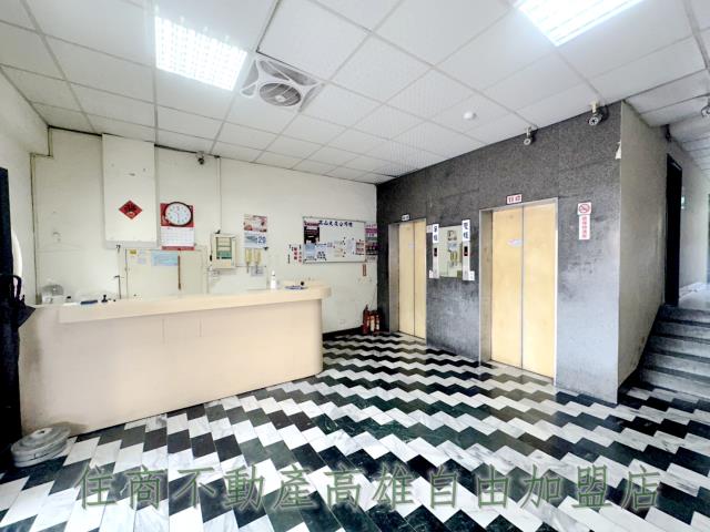 高雄新興區大樓-2