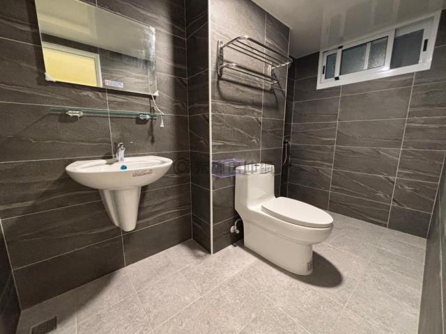 高雄新興區大樓-8