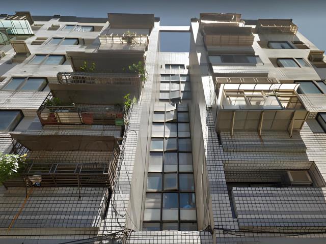 基隆信義區法拍華廈-2