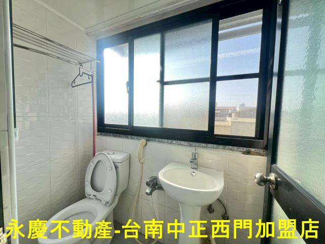 台南東區透天-13