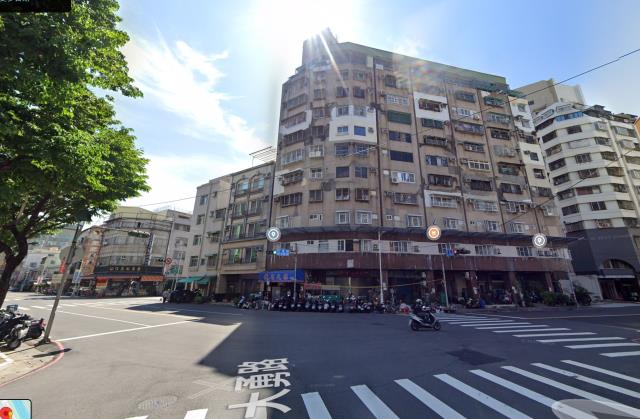 高雄鹽埕法拍大樓-8