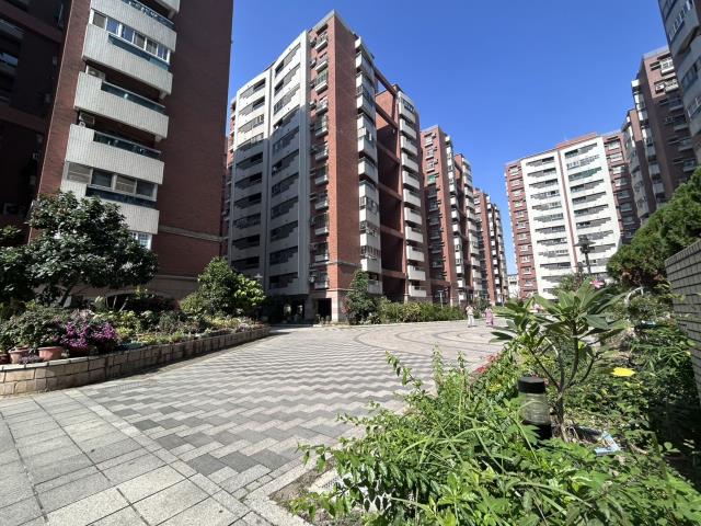 高雄岡山大樓-1