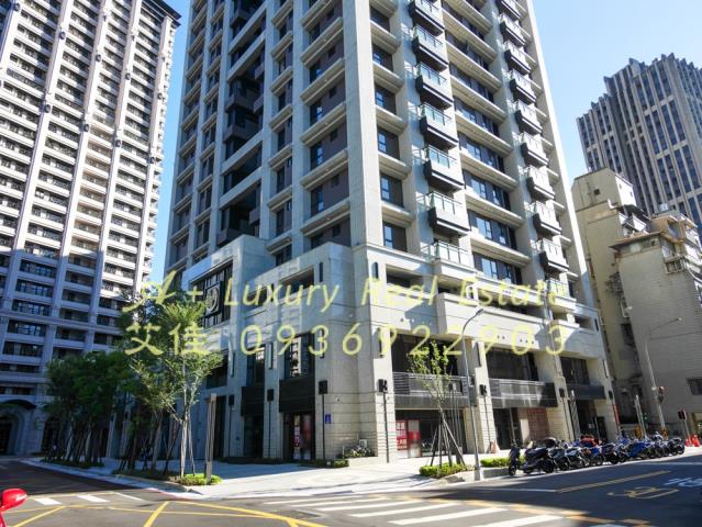 遠雄晴川三角窗店面