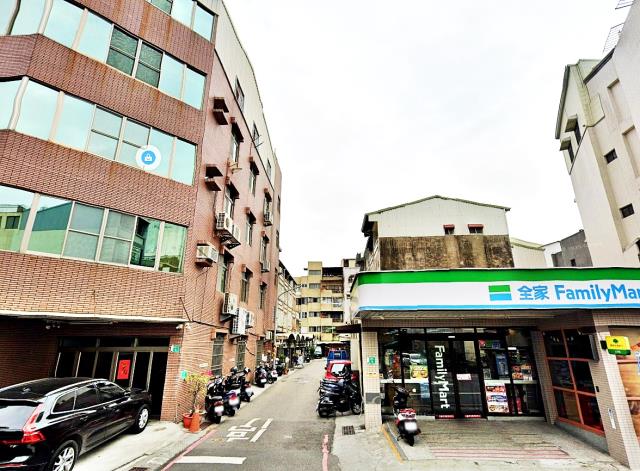 南區三官路透天