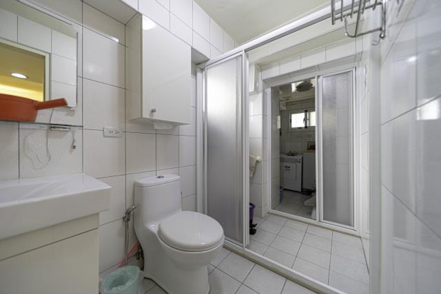 高雄新興區大樓-13