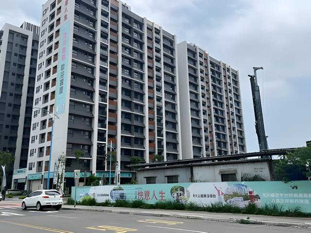 八里大樓拍賣-2