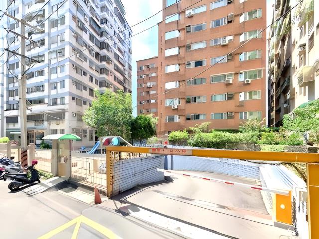 桃園中壢法拍大樓-5