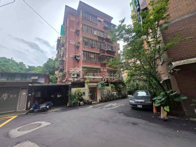 新北汐止法拍華廈-4