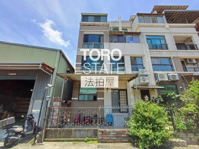 新北八里法拍透天-1