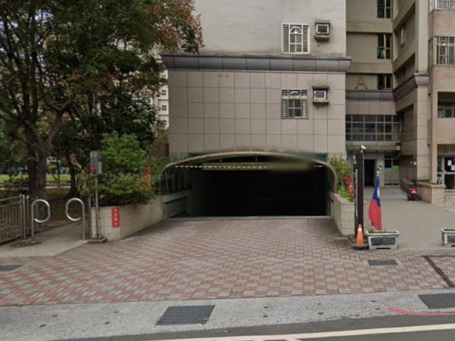 五股法拍大樓-12