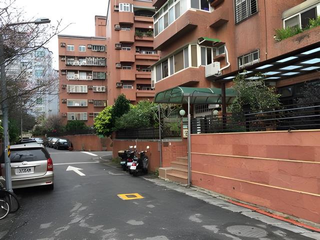台北內湖大樓法拍-1