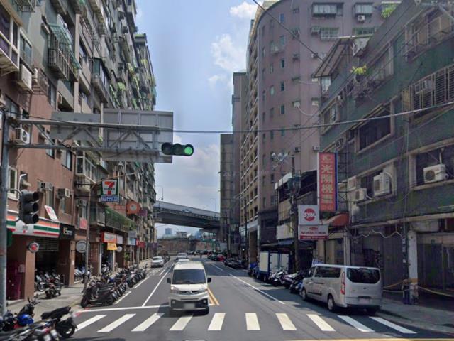 新北三重拍賣大樓-2