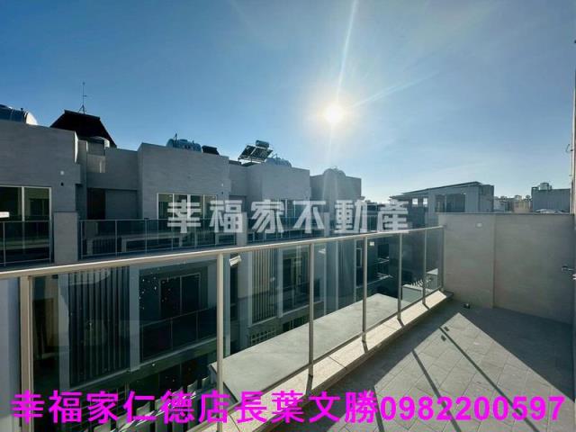 東區透天-1
