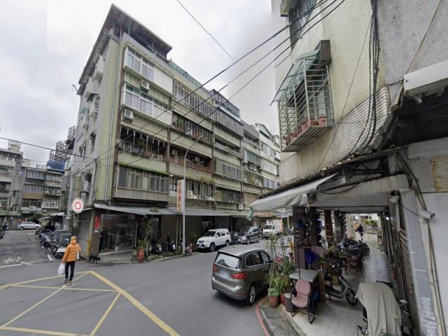 台北信義區公寓法拍-9