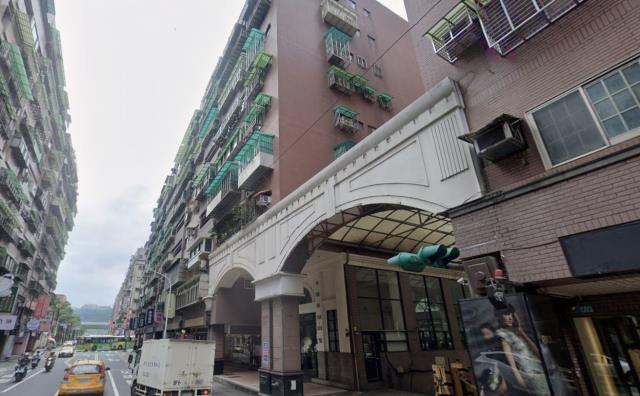 新北新莊法拍華廈-3