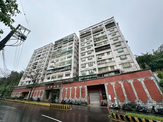 基隆信義區華廈法拍-1