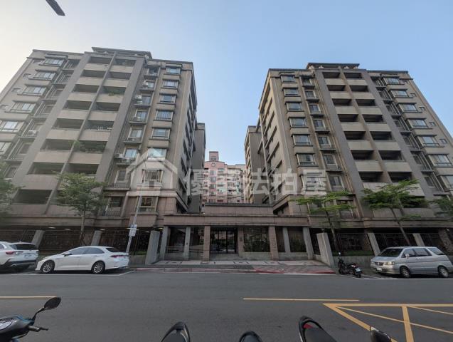 台北文山區拍賣華廈-1