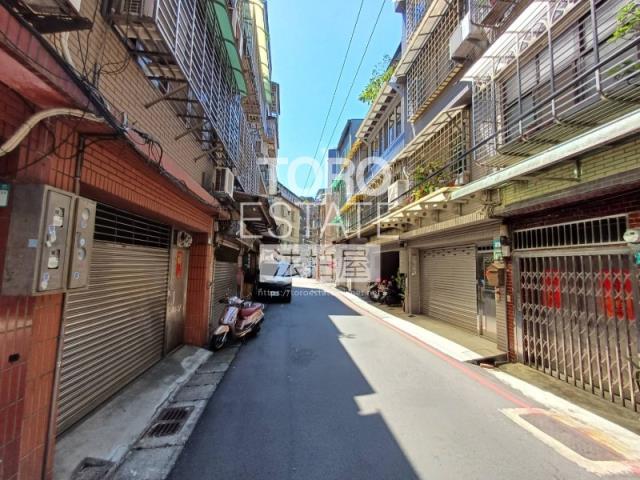 板橋法拍透天-5