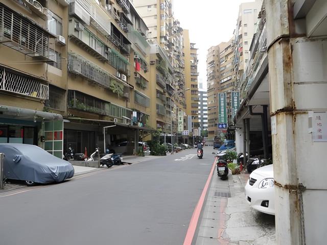 台北信義區華廈法拍-1