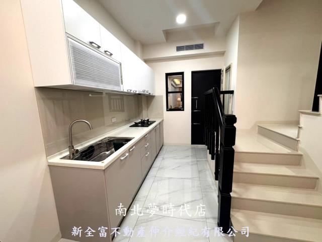 高雄鹽埕透天-12